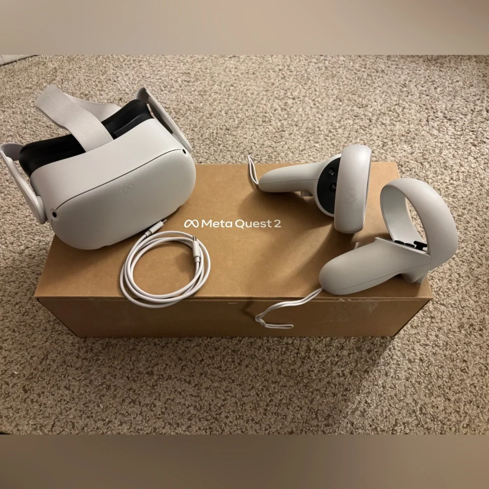 META QUEST 2 IMMERSIVE ALL IN ONE VIRTUAL REALITY HEADSET